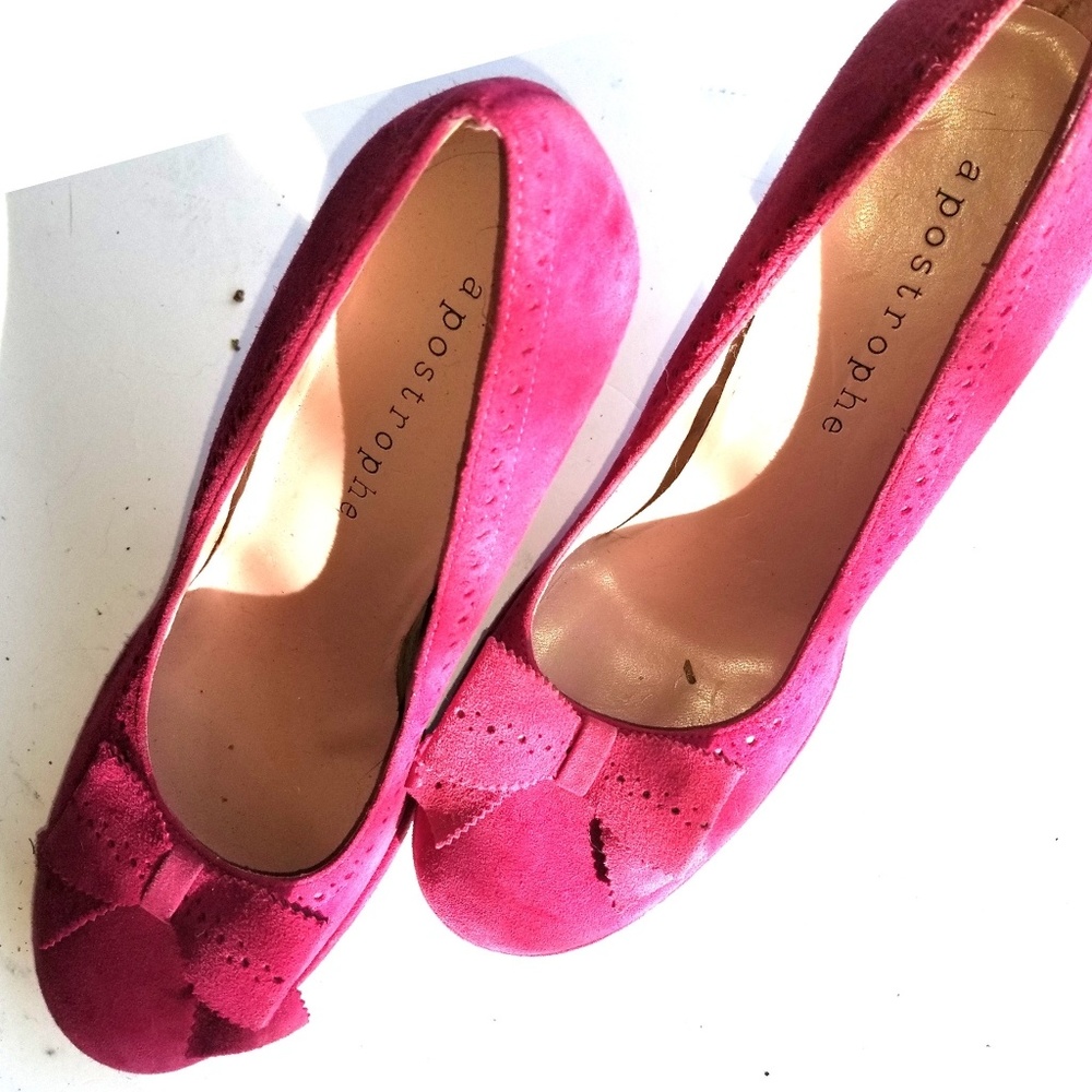 Apostrophe Fuchsia Pink Velvety Heels Size 7.5
